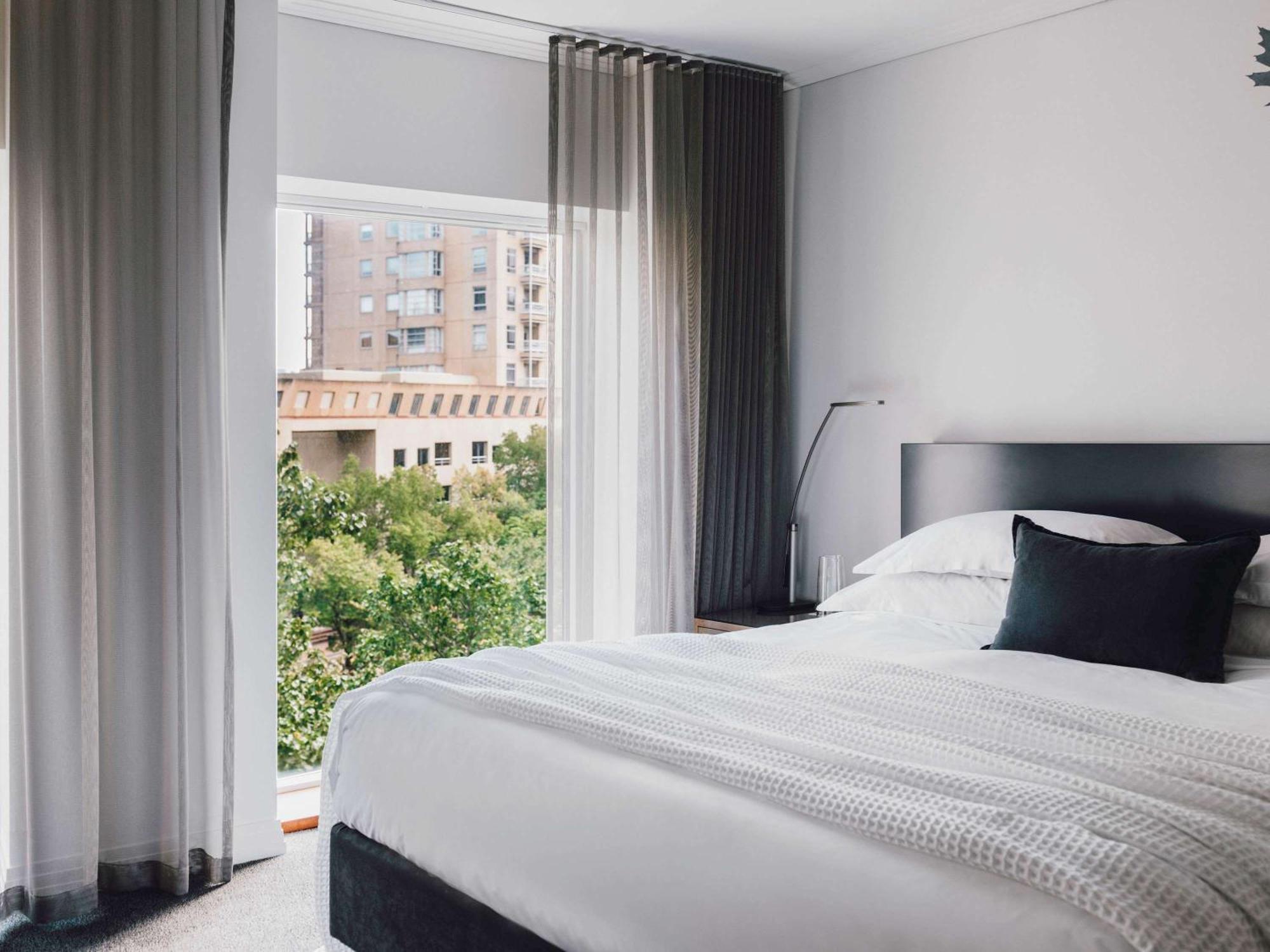 The Como Μελβούρνη Εξωτερικό φωτογραφία A bedroom at the Standard East Village