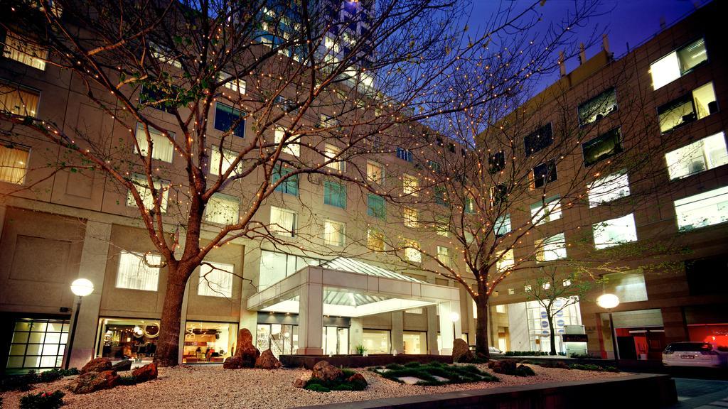The Como Μελβούρνη Εξωτερικό φωτογραφία The courtyard at the Mayo Clinic in Rochester, Minnesota